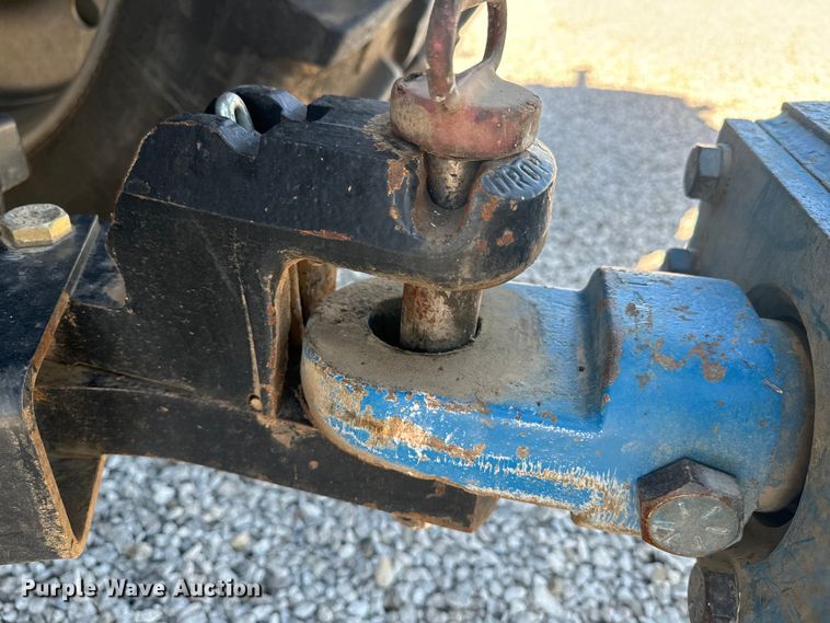 image for item EE7559 Kinze 640 grain cart