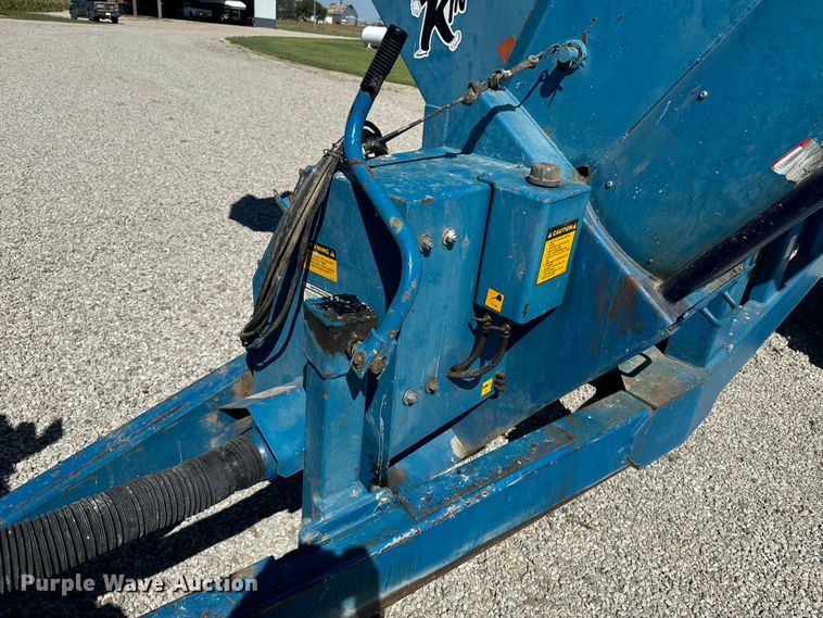 image for item EE7559 Kinze 640 grain cart