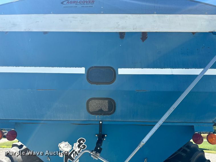 image for item EE7559 Kinze 640 grain cart