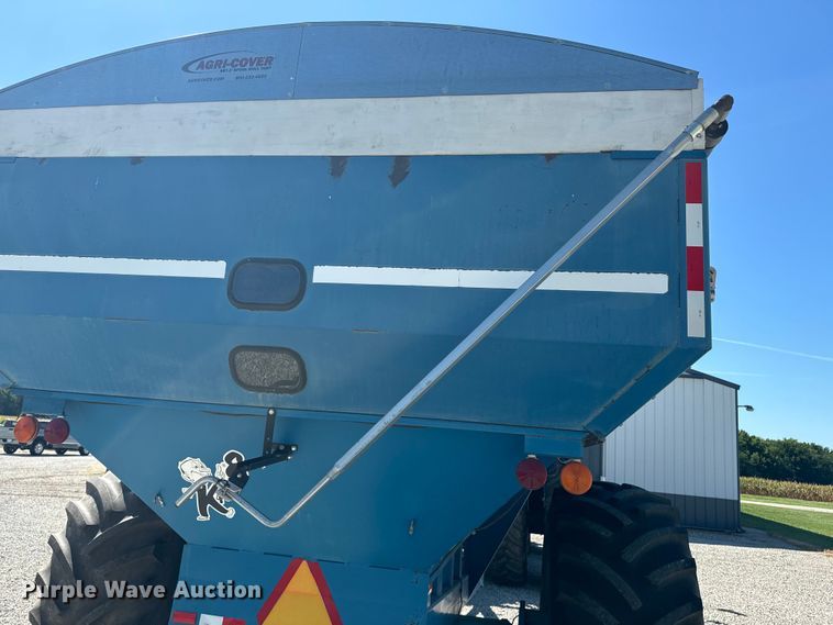 image for item EE7559 Kinze 640 grain cart