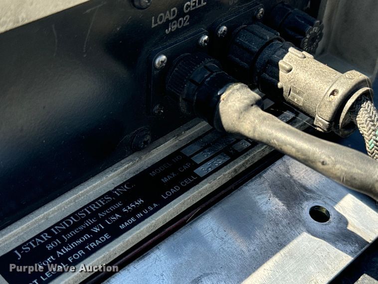 image for item EE7559 Kinze 640 grain cart