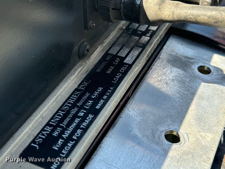 image for item EE7559 Kinze 640 grain cart