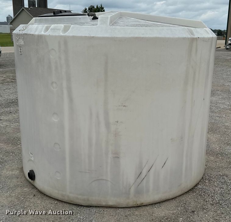 image for item EH4383 Poly tank