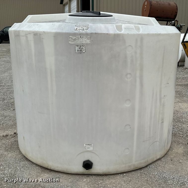 image for item EH4383 Poly tank