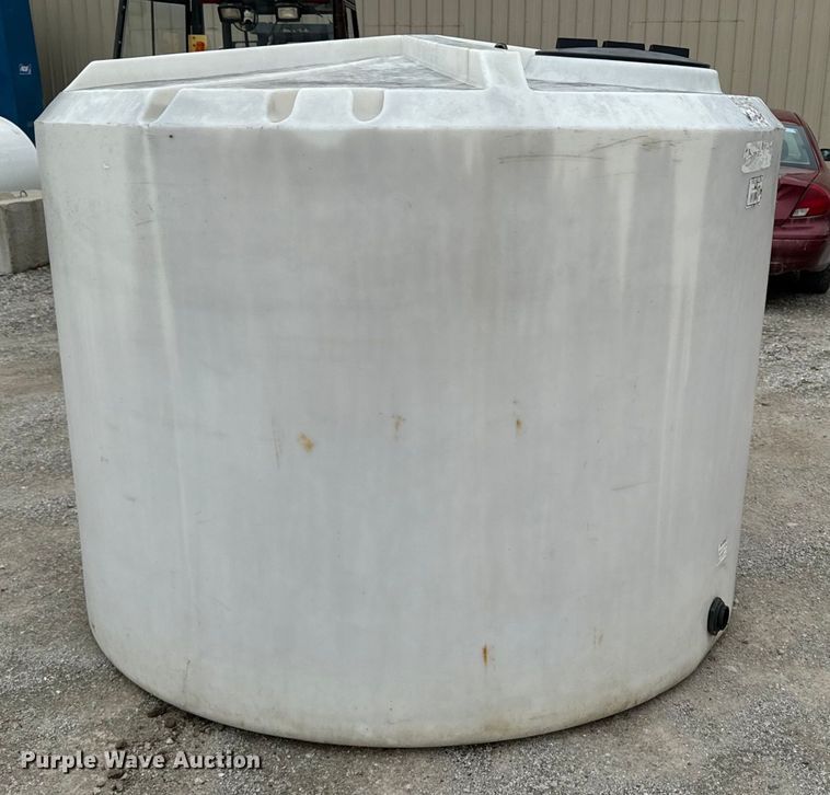 image for item EH4383 Poly tank