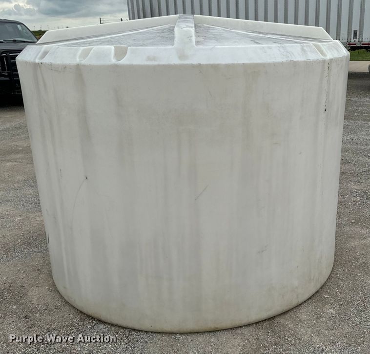 image for item EH4383 Poly tank