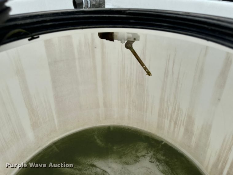 image for item EH4383 Poly tank