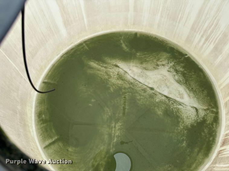 image for item EH4383 Poly tank