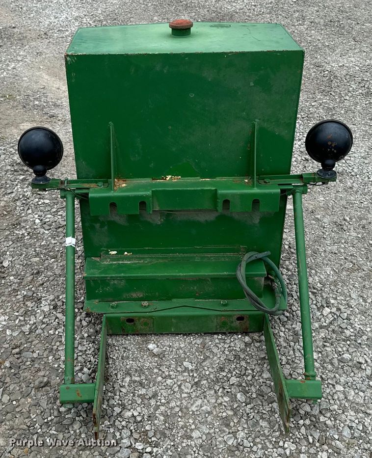 image for item EH4384 John Deere auxiliary fuel tank