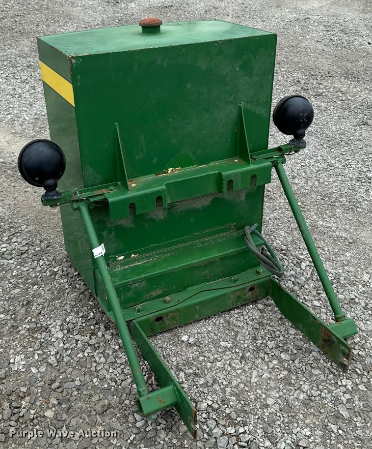 image for item EH4384 John Deere auxiliary fuel tank