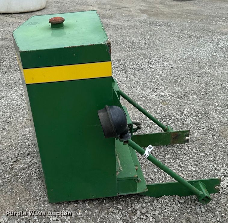 image for item EH4384 John Deere auxiliary fuel tank