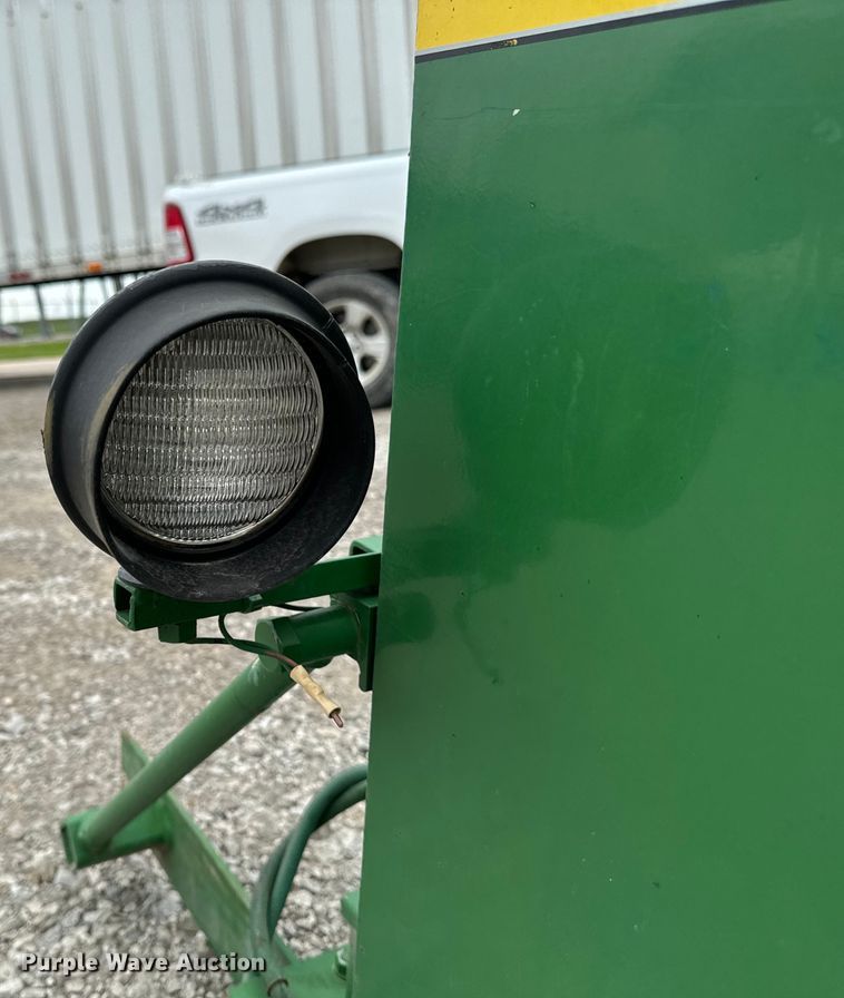 image for item EH4384 John Deere auxiliary fuel tank