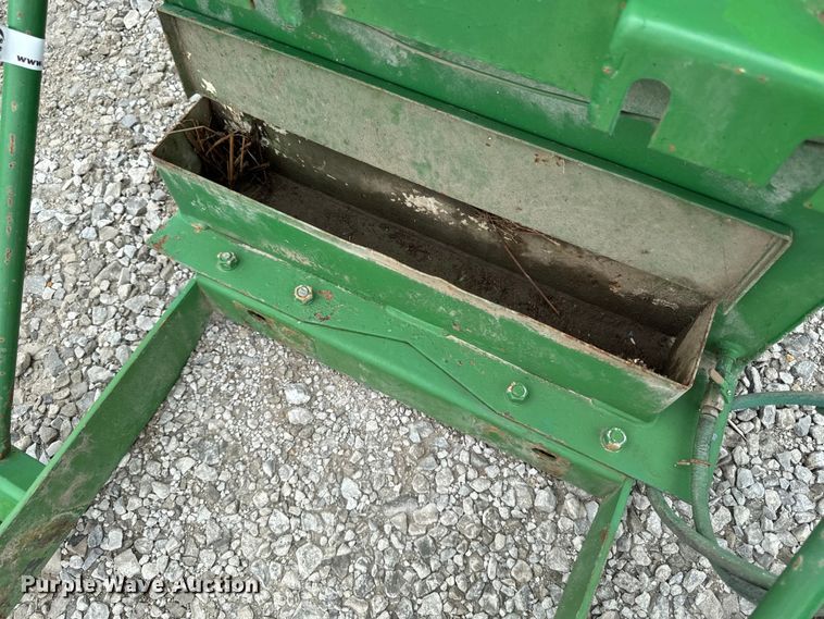 image for item EH4384 John Deere auxiliary fuel tank