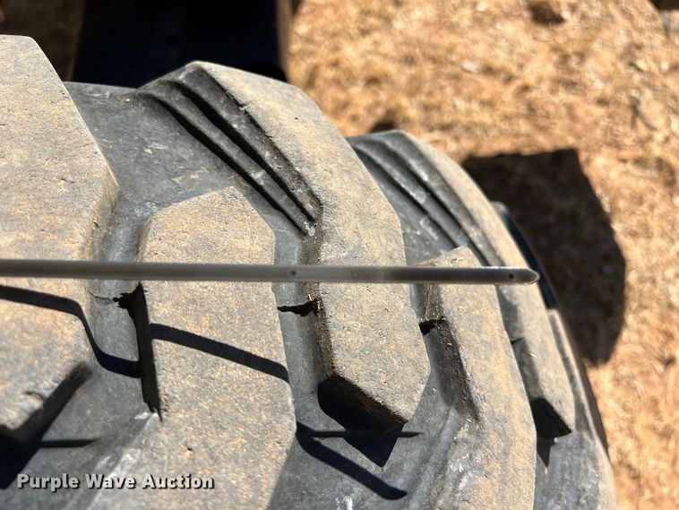 image for item EJ2951 Kubota L4630D MFWD tractor