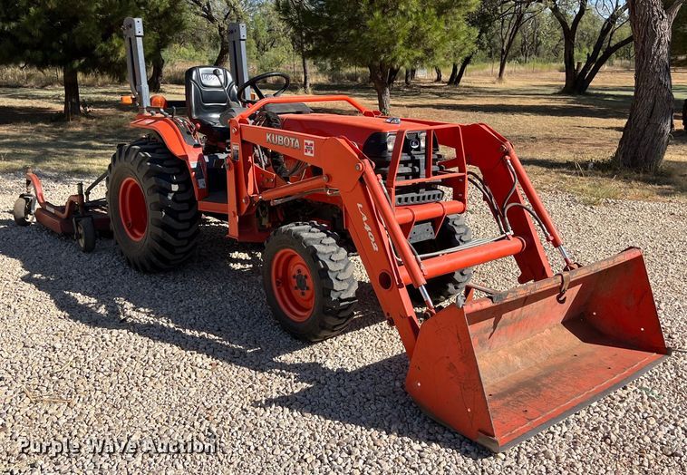 image for item EJ2952 Kubota B7800HSD MFWD tractor