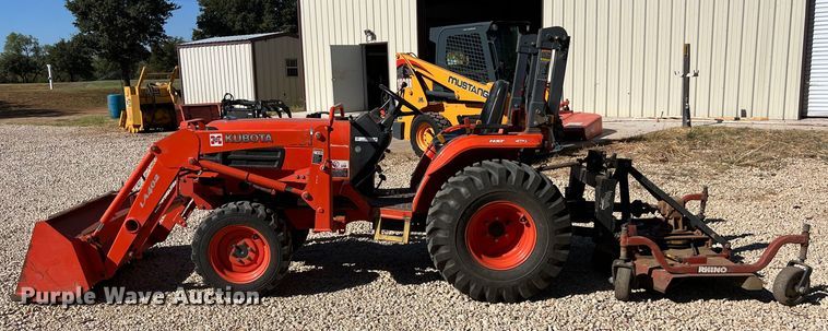 image for item EJ2952 Kubota B7800HSD MFWD tractor