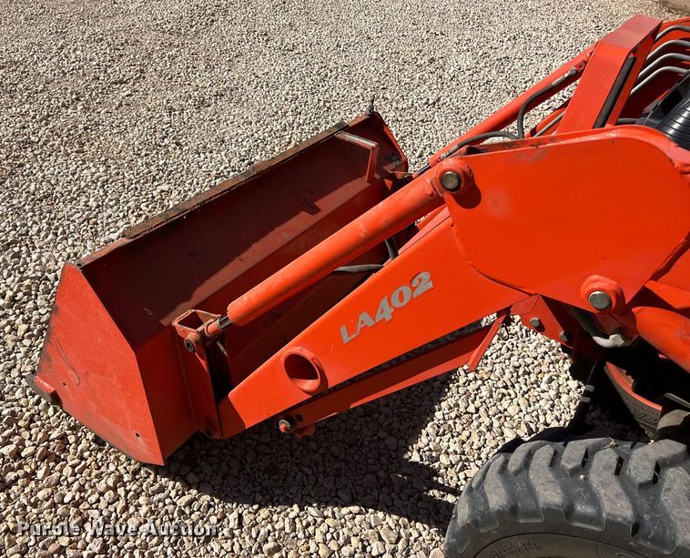image for item EJ2952 Kubota B7800HSD MFWD tractor
