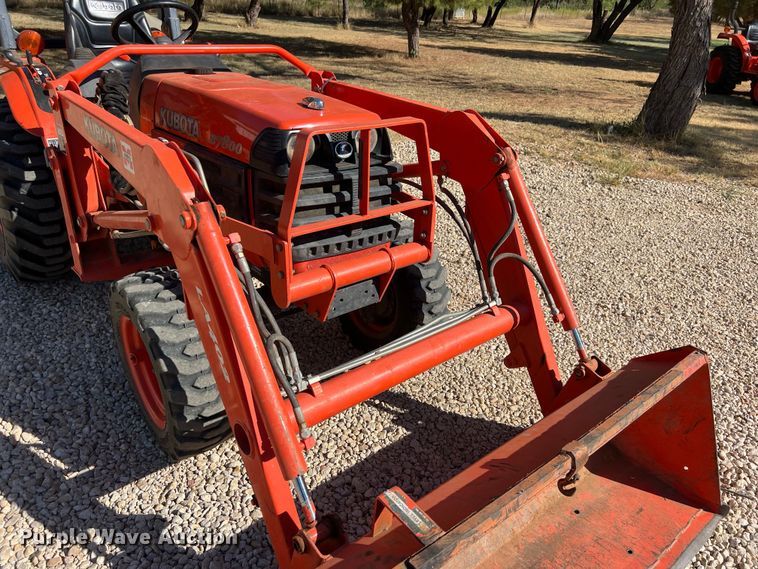 image for item EJ2952 Kubota B7800HSD MFWD tractor