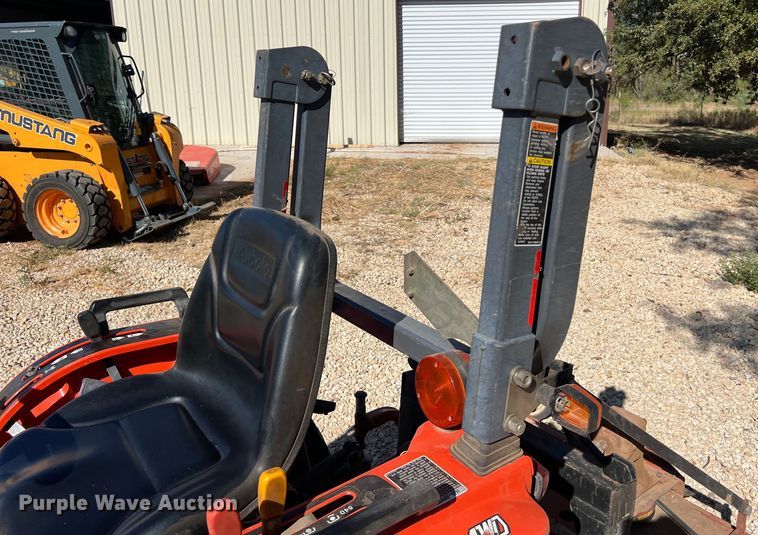 image for item EJ2952 Kubota B7800HSD MFWD tractor