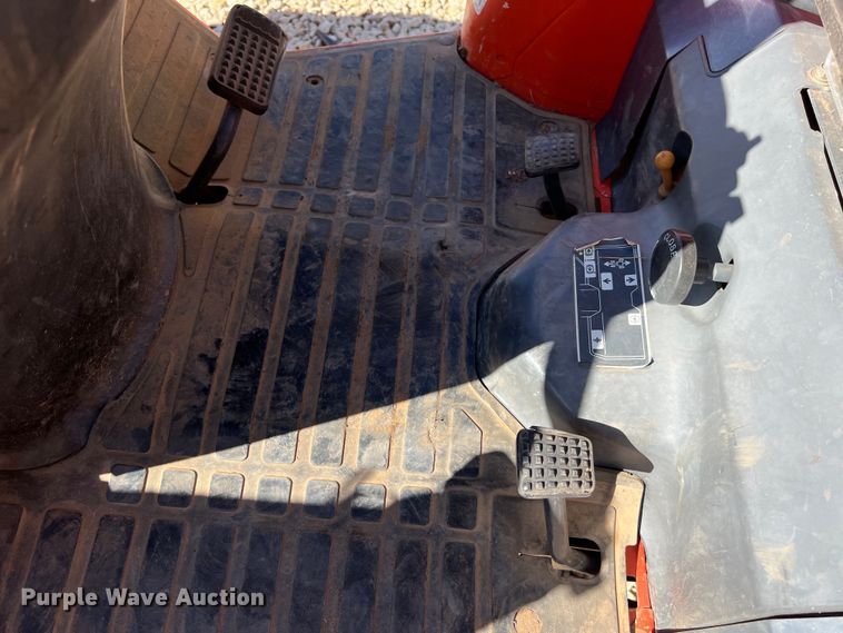 image for item EJ2952 Kubota B7800HSD MFWD tractor