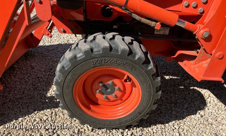 image for item EJ2952 Kubota B7800HSD MFWD tractor