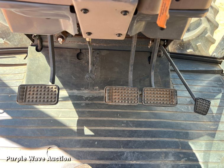 image for item EJ2955 Kubota  M135X MFWD tractor