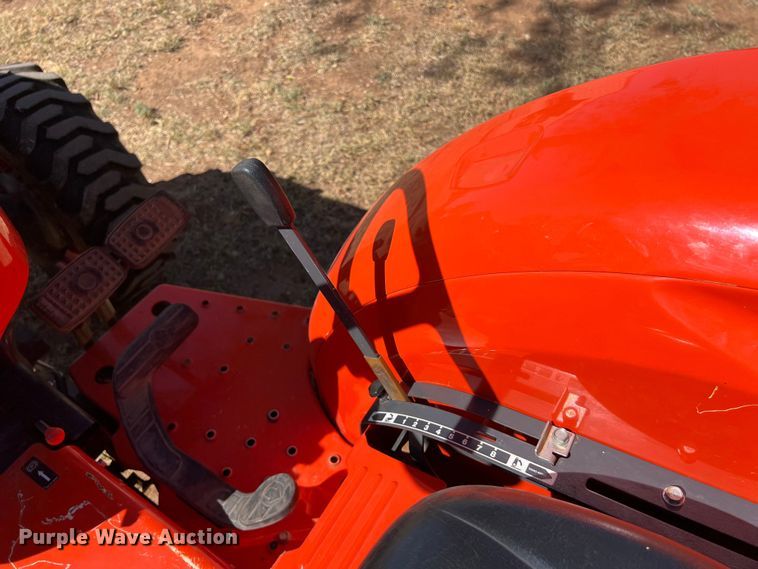 image for item EJ2956 Kubota L2501D MFWD tractor