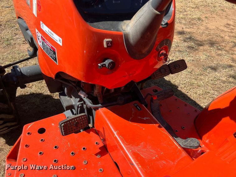 image for item EJ2956 Kubota L2501D MFWD tractor