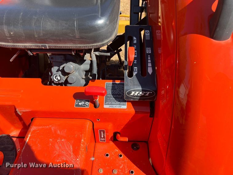 image for item EJ2956 Kubota L2501D MFWD tractor