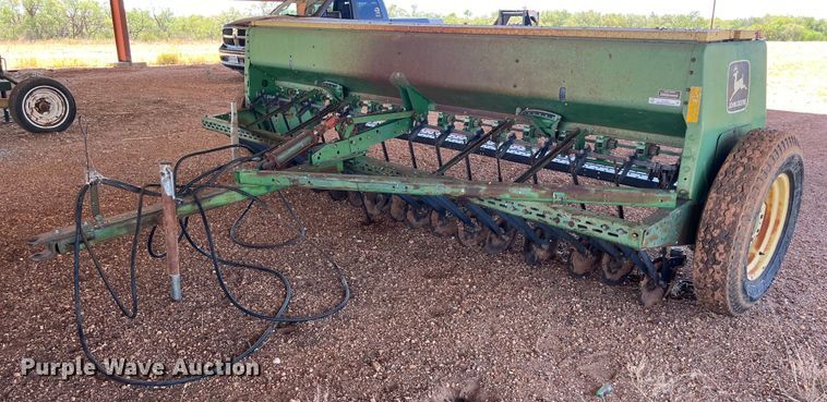 image for item EJ2962 John Deere  8300 grain drill