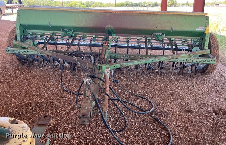 image for item EJ2962 John Deere  8300 grain drill