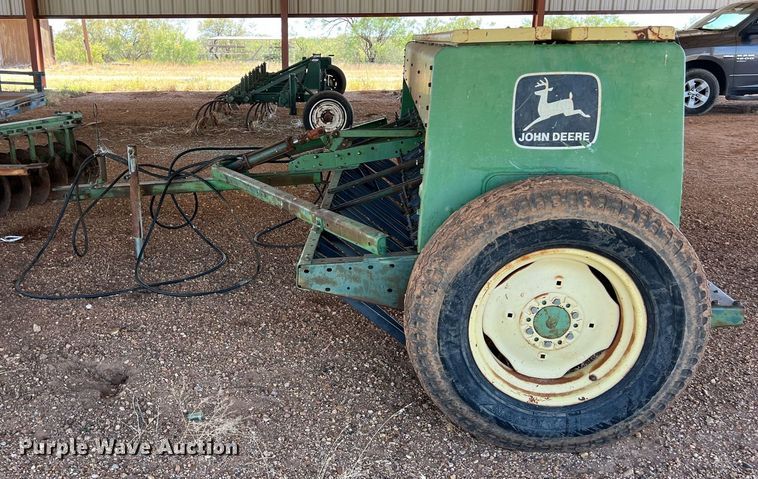 image for item EJ2962 John Deere  8300 grain drill