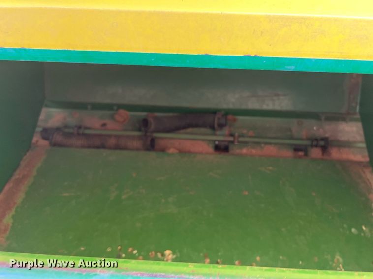 image for item EJ2962 John Deere  8300 grain drill