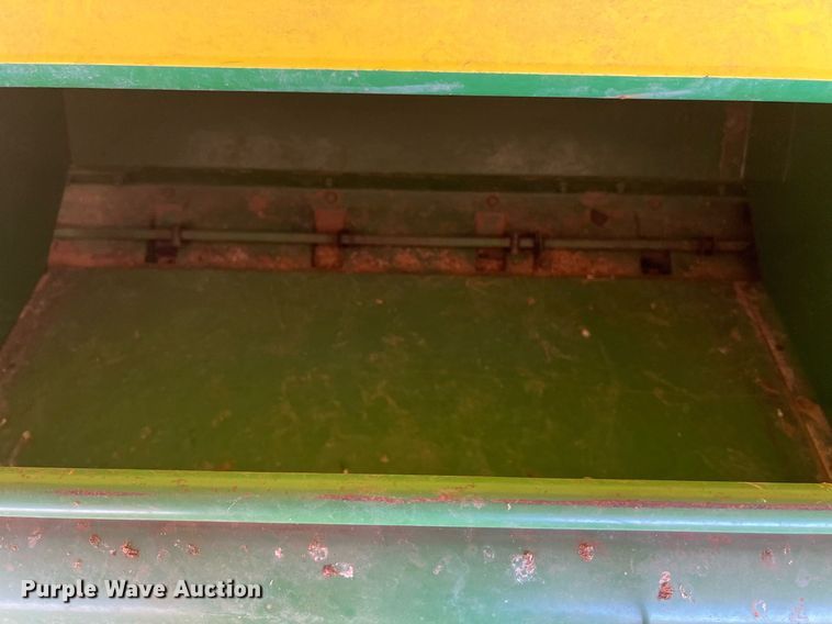 image for item EJ2962 John Deere  8300 grain drill