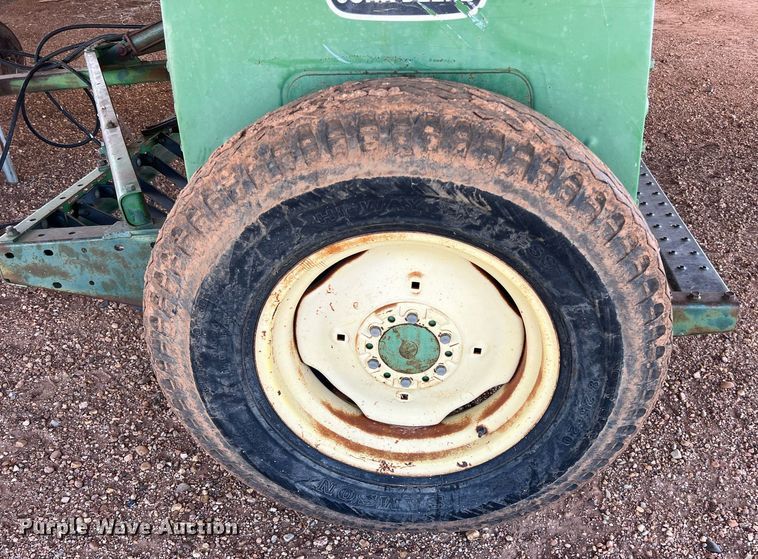image for item EJ2962 John Deere  8300 grain drill