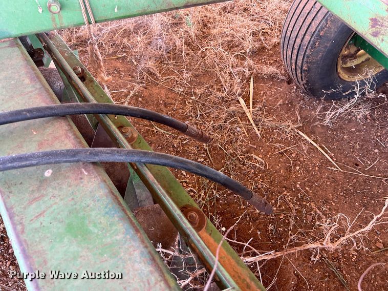 image for item EJ2963 John Deere 425 off-set disk