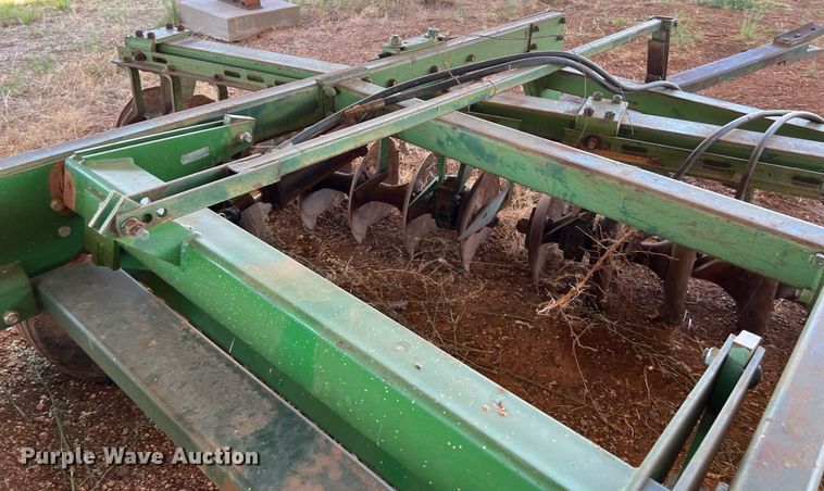 image for item EJ2963 John Deere 425 off-set disk