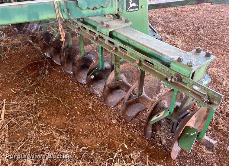 image for item EJ2963 John Deere 425 off-set disk