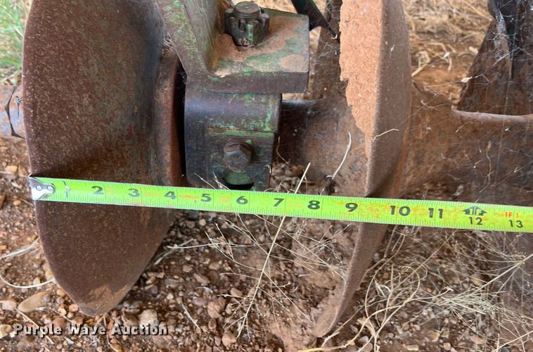 image for item EJ2963 John Deere 425 off-set disk