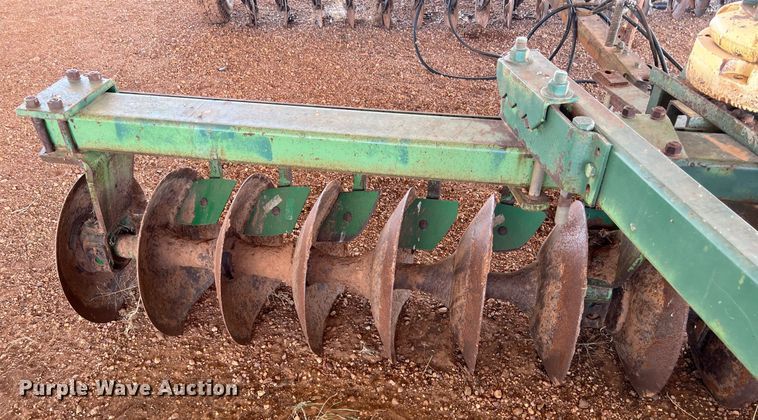 image for item EJ2963 John Deere 425 off-set disk