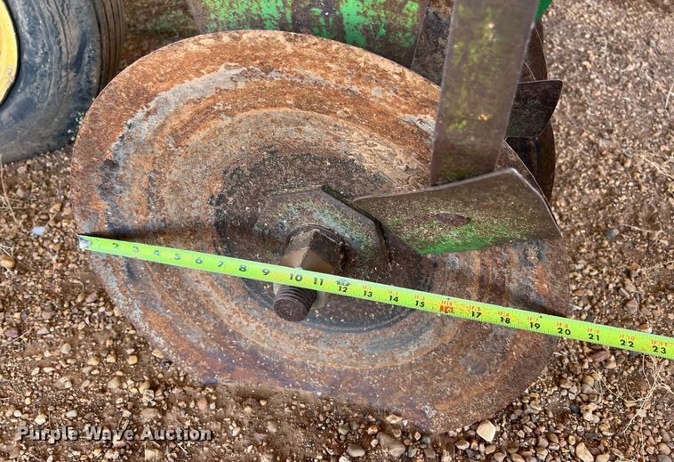 image for item EJ2963 John Deere 425 off-set disk