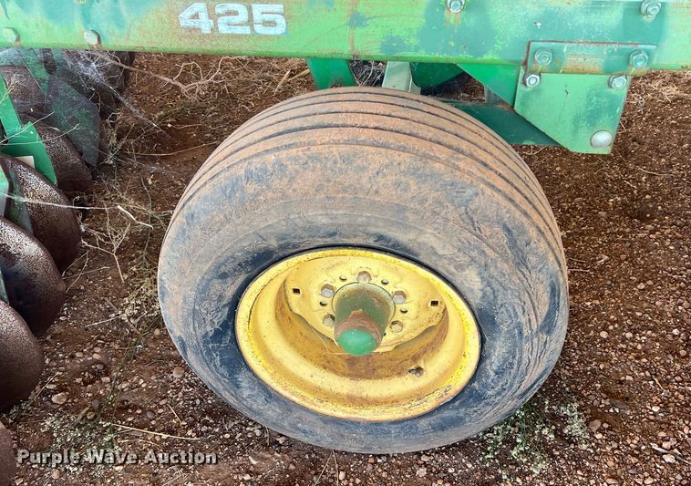 image for item EJ2963 John Deere 425 off-set disk