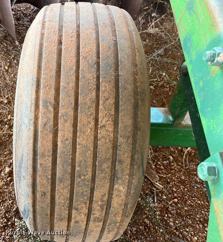 image for item EJ2963 John Deere 425 off-set disk