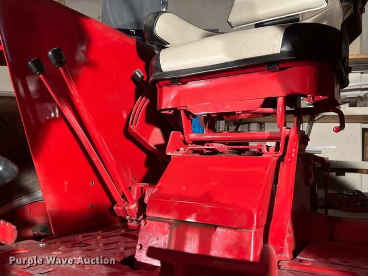 image for item EJ2968 1968 International Harvester Farmall 1256 tractor