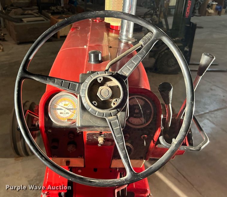 image for item EJ2968 1968 International Harvester Farmall 1256 tractor