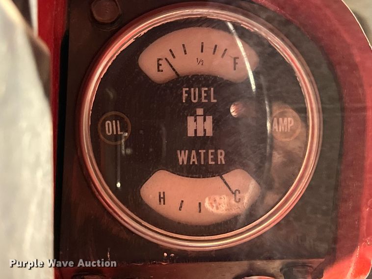 image for item EJ2968 1968 International Harvester Farmall 1256 tractor