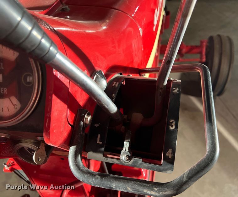 image for item EJ2968 1968 International Harvester Farmall 1256 tractor