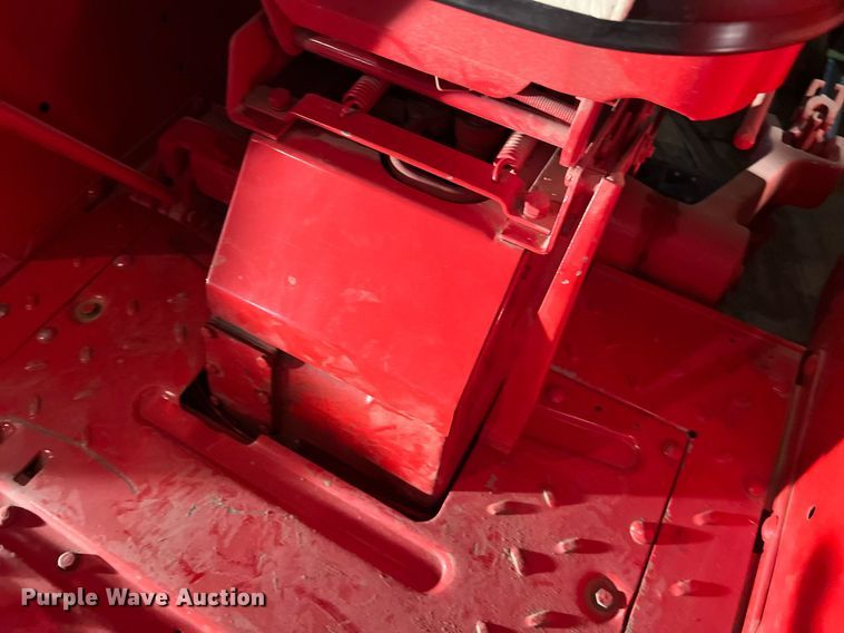 image for item EJ2968 1968 International Harvester Farmall 1256 tractor