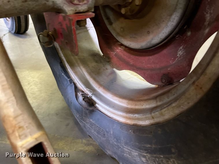 image for item EJ2970 Massey Ferguson 135 tractor