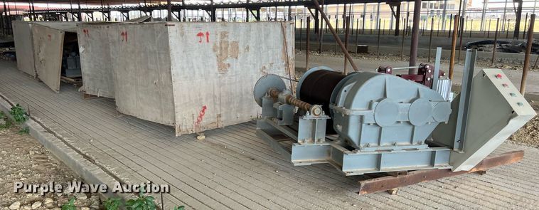 image for item EJ2979 (6) sled winches